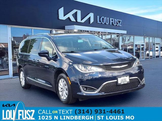2019 Chrysler Pacifica Touring L for sale in St. Louis, MO