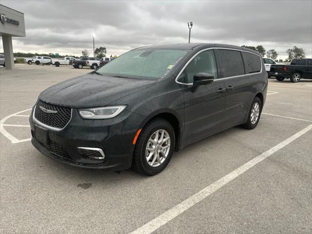 2024 Chrysler Pacifica Touring L for sale in Beeville, TX