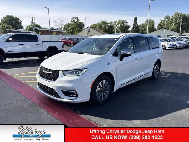 2023 Chrysler Pacifica Hybrid Limited for sale in North Pekin, IL