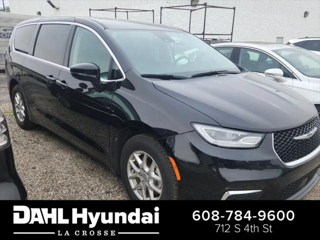 2024 Chrysler Pacifica Touring L for sale in La Crosse, WI