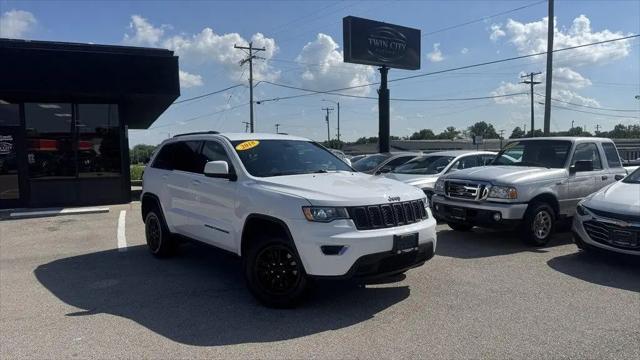 2018 Jeep Grand Cherokee Laredo E 4x4 for sale in Bloomington, IL