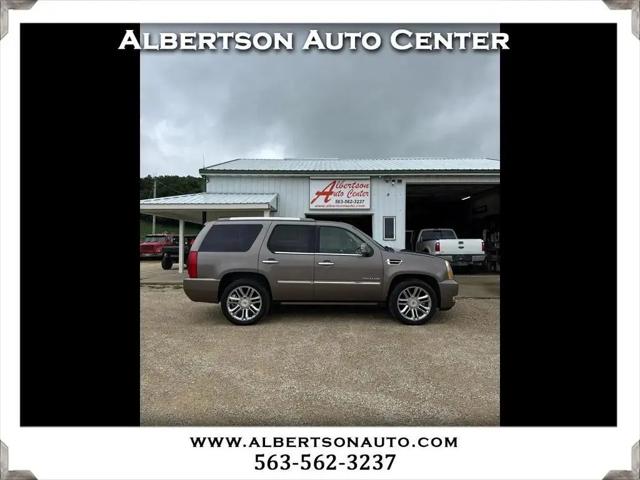 2014 Cadillac Escalade Platinum for sale in SPILLVILLE, IA