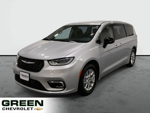 2024 Chrysler Pacifica Touring L for sale in East Moline, IL