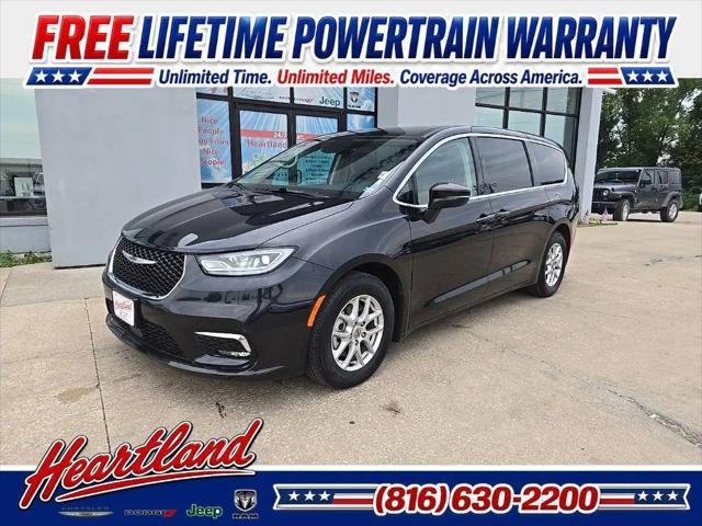 2023 Chrysler Pacifica Touring L for sale in Excelsior Springs, MO