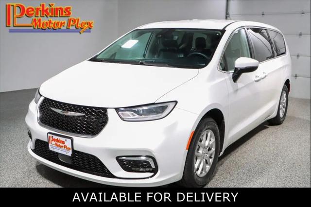 2023 Chrysler Pacifica Touring L for sale in Jackson, TN