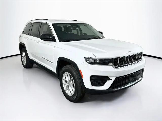 2023 Jeep Grand Cherokee Laredo 4x4 for sale in Grand Prairie, TX