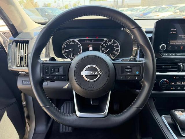 2025 Nissan Pathfinder SV FWD