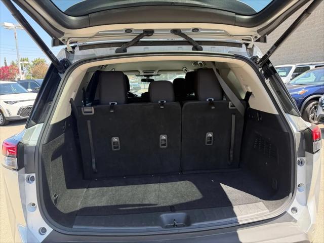 2025 Nissan Pathfinder SV FWD