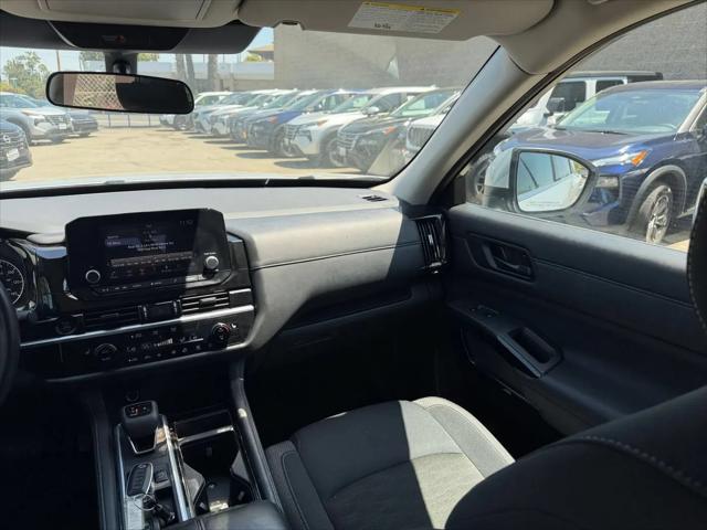 2025 Nissan Pathfinder SV FWD