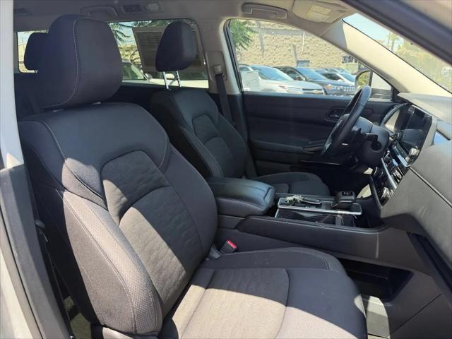 2025 Nissan Pathfinder SV FWD