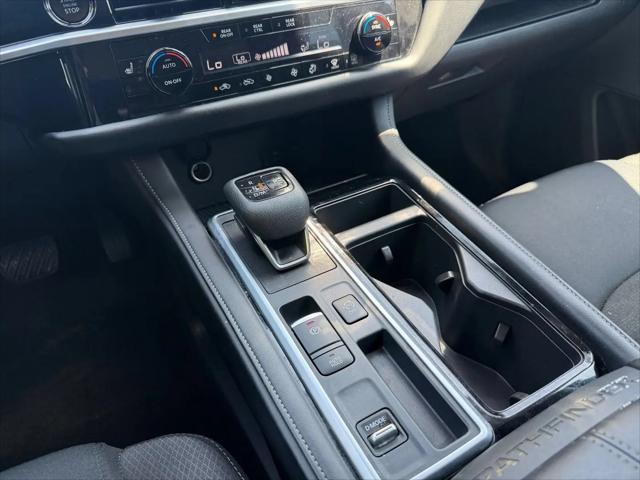 2025 Nissan Pathfinder SV FWD