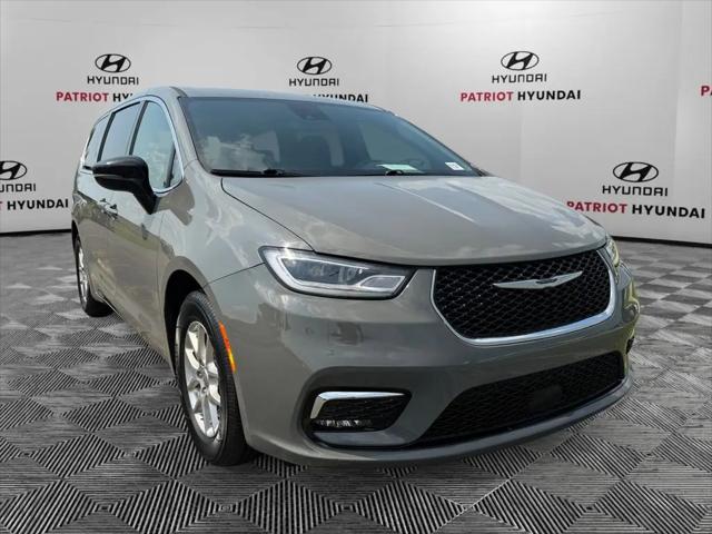 2025 Chrysler Pacifica Select for sale in Bourbonnais, IL