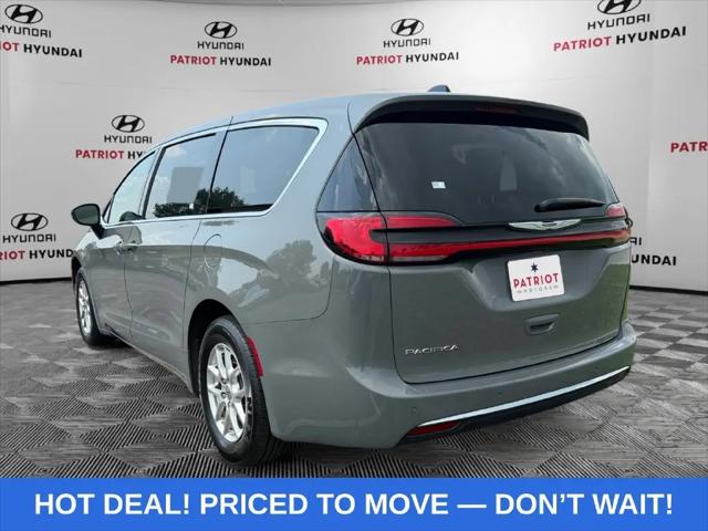 2025 Chrysler Pacifica Select