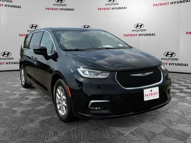 2025 Chrysler Pacifica Select for sale in Bourbonnais, IL