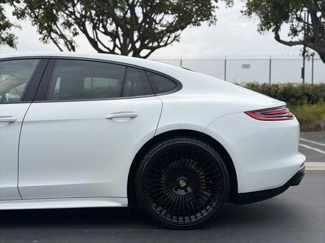 2018 Porsche Panamera Panamera