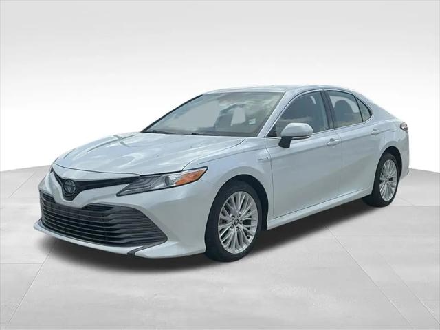 2020 Toyota Camry Hybrid XLE for sale in Titusville, FL