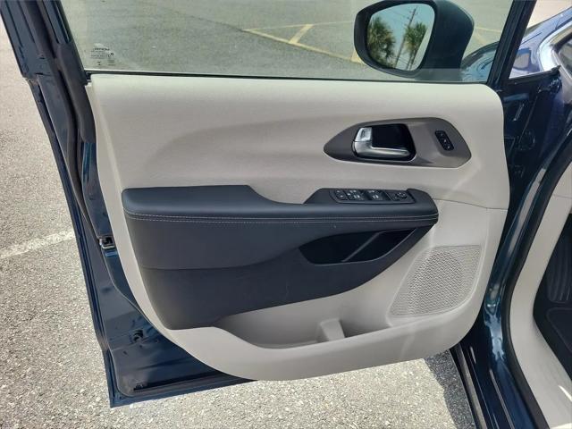 2023 Chrysler Pacifica Touring L AWD