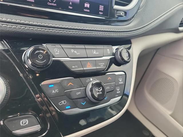 2023 Chrysler Pacifica Touring L AWD