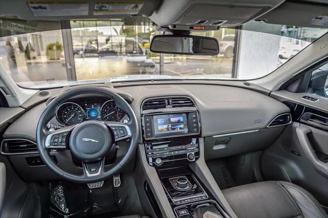 2018 Jaguar F-PACE 35t R-Sport