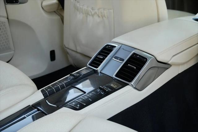 2015 Porsche Panamera GTS