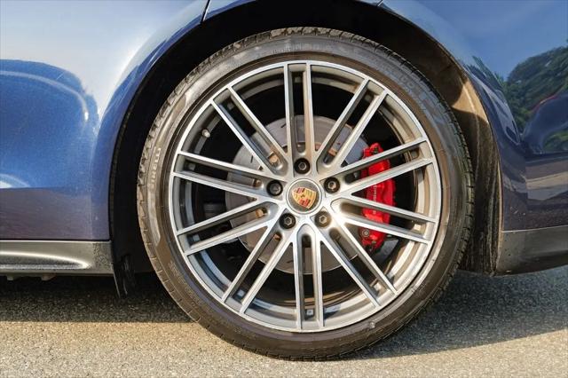 2023 Porsche Panamera GTS