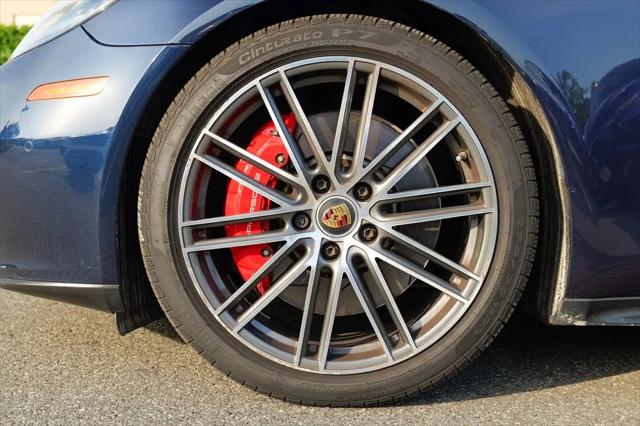 2023 Porsche Panamera GTS