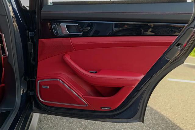 2023 Porsche Panamera GTS