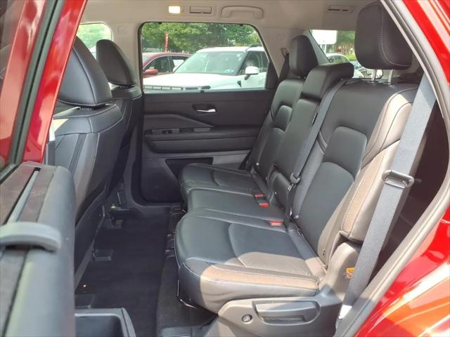 2024 Nissan Pathfinder SL 4WD