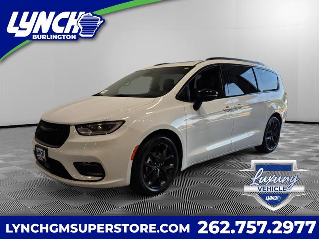 2025 Chrysler Pacifica Limited for sale in Mukwonago, WI