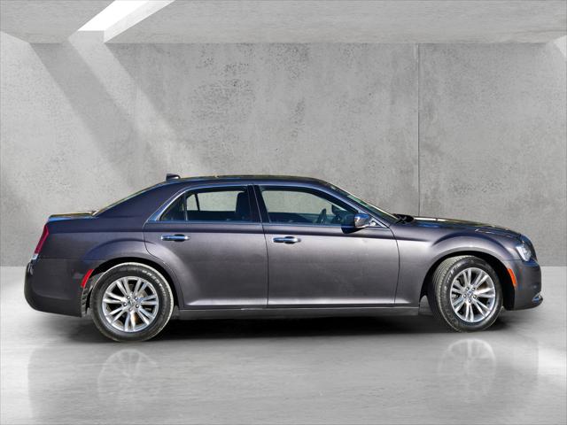 2016 Chrysler 300 Unknown
