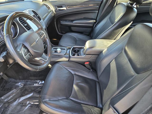 2016 Chrysler 300 Unknown