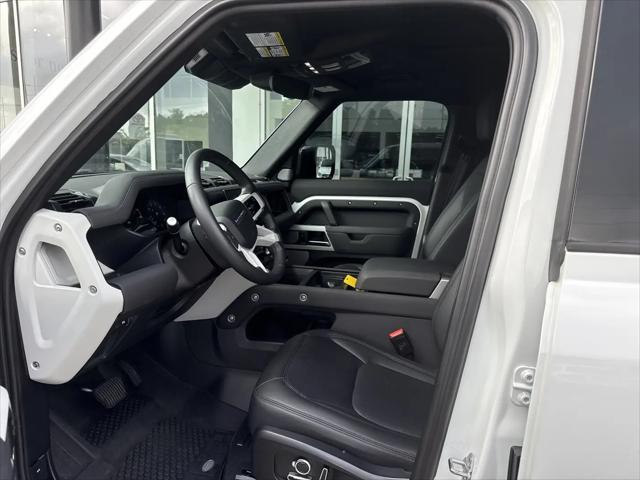 2023 Land Rover Defender 130 SE
