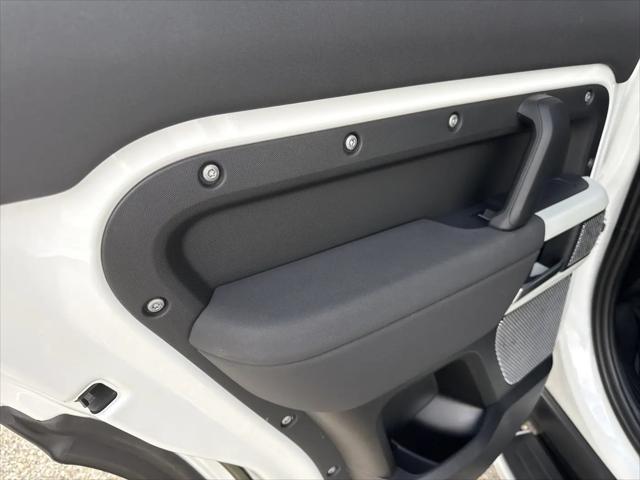 2023 Land Rover Defender 130 SE