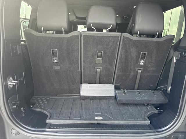 2023 Land Rover Defender 130 SE