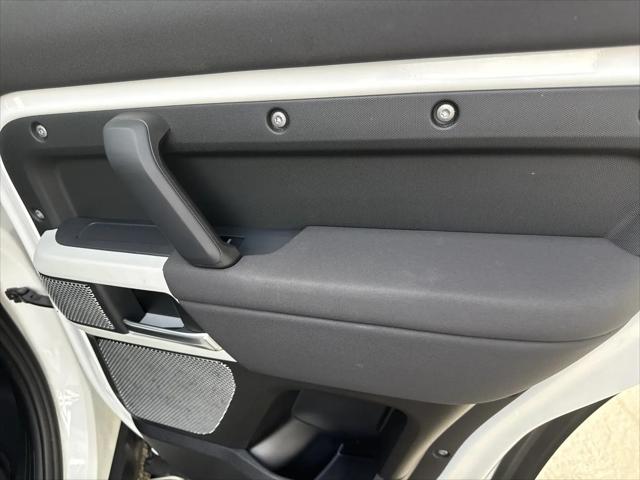 2023 Land Rover Defender 130 SE
