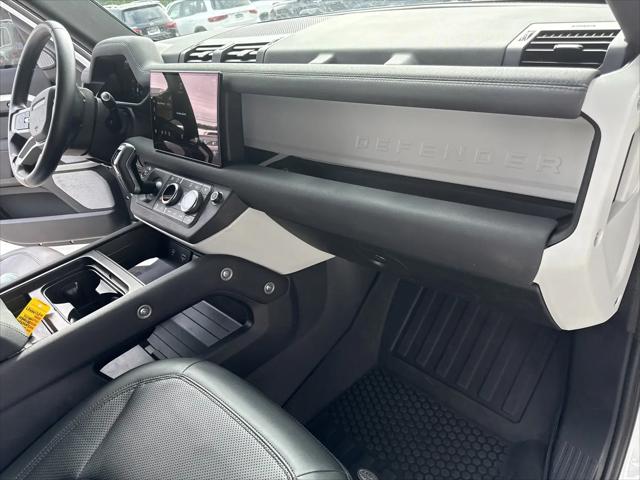 2023 Land Rover Defender 130 SE