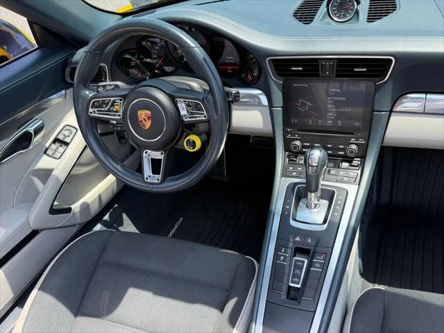 2019 Porsche 911 Carrera