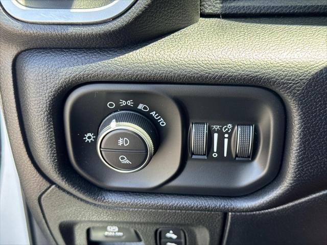 2019 Ram 1500 Big Horn/Lone Star Crew Cab 4x2 57 Box