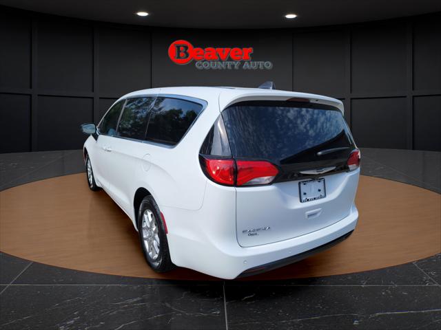 2027 Chrysler Pacifica LX