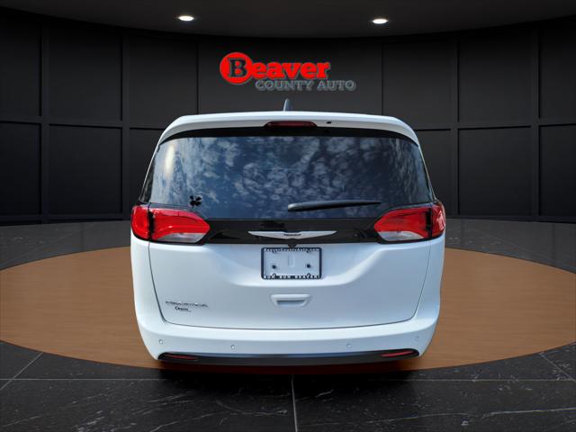 2027 Chrysler Pacifica LX