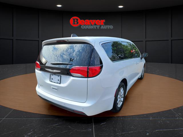 2027 Chrysler Pacifica LX