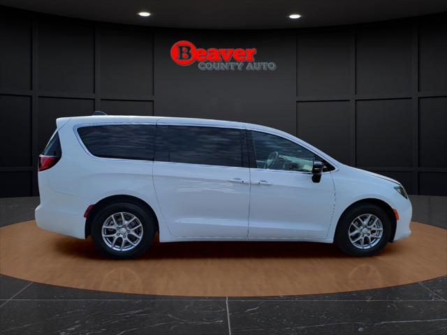 2027 Chrysler Pacifica LX