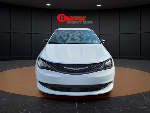 2027 Chrysler Pacifica LX