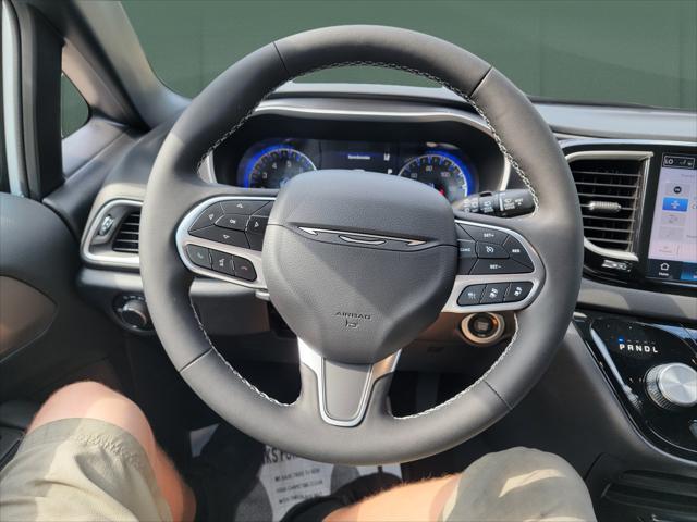 2027 Chrysler Pacifica LX