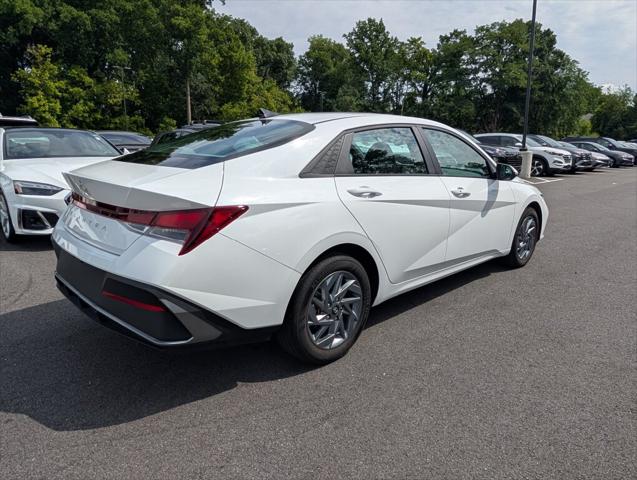 2024 Hyundai Elantra SEL 2024 Hyundai Elantra SEL