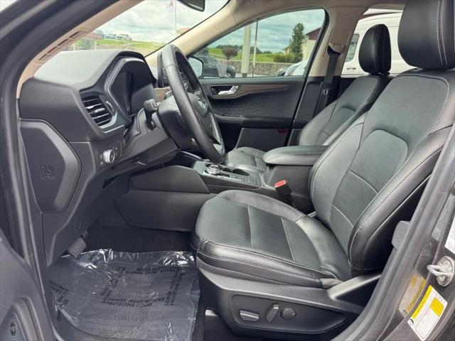 2020 Ford Escape Titanium Hybrid