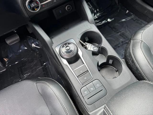 2020 Ford Escape Titanium Hybrid