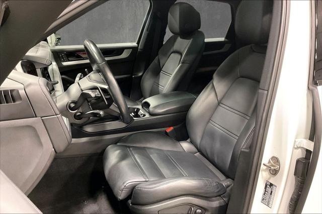 2024 Porsche Cayenne Base