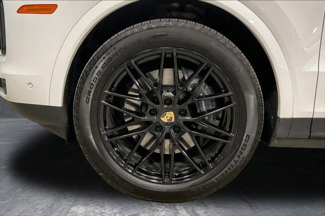 2024 Porsche Cayenne Base