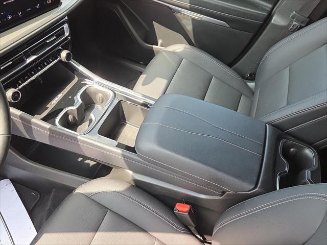Used 2025 Chevrolet Traverse AWD LT For Sale in Jackson, MI